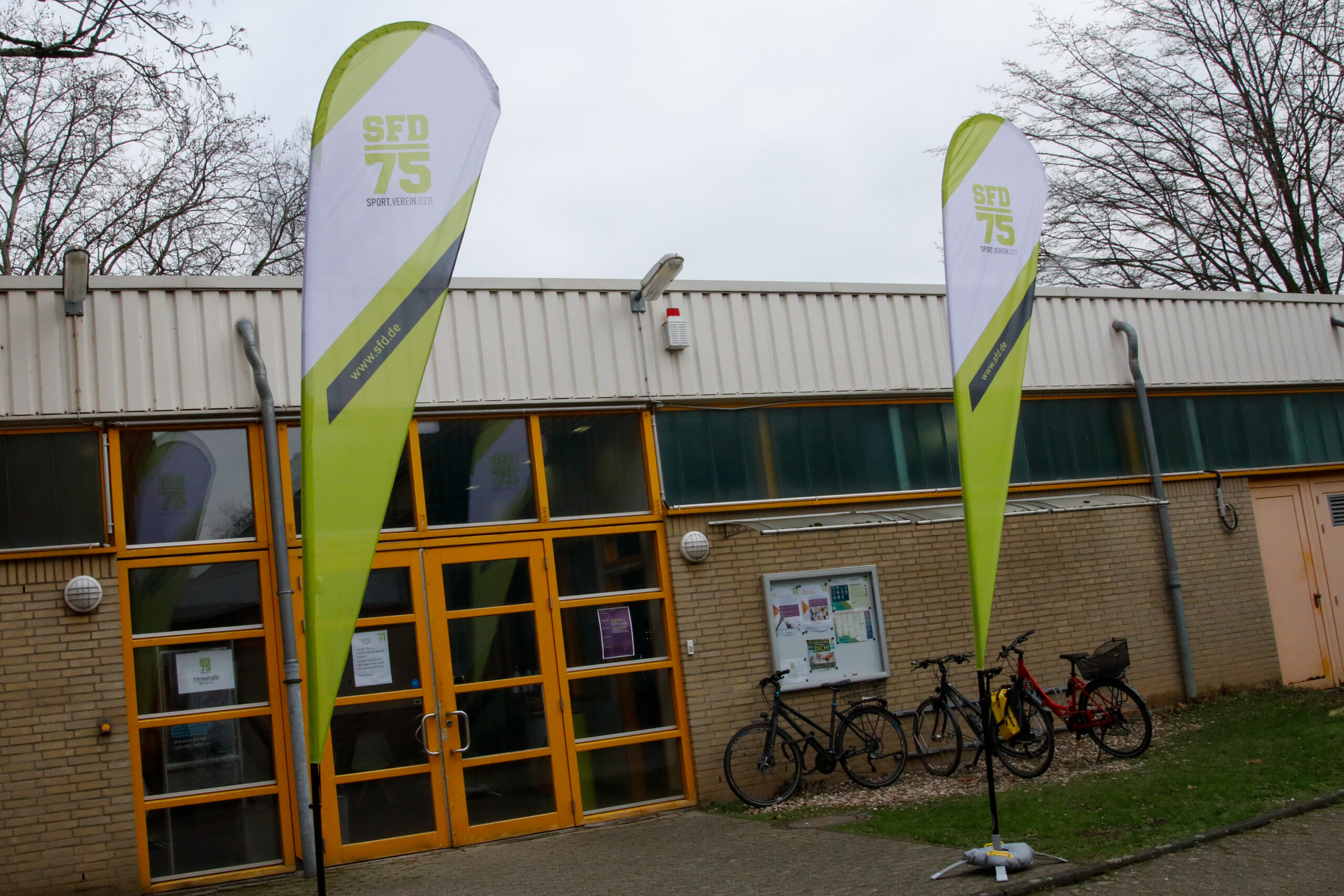 TdoT-25 Die Fitnesshalle von Außen