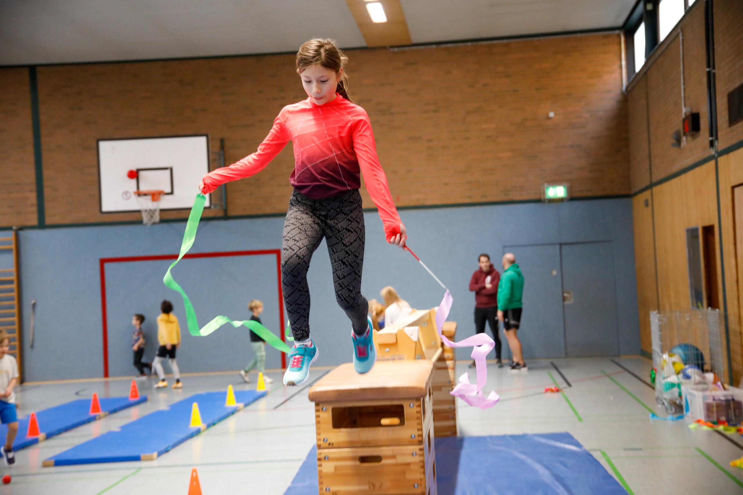 TdoT-29 Große Sportforscher beim Springen