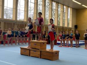 Turnen: Landesmeisterschaften, Gruppenfoto auf dem Podest