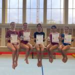 Turnen: Landesmeisterschaften, Gruppenfoto auf dem Schwebebalken