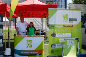 Kids in Action 2024, Dr. Michael Görlach und Susanne Reehag am SFD ´75 -Stand