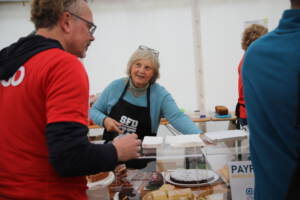Kuchenverkauf beim Martinslauf